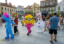 Bochnia. Zabawa z bohaterami kreskówek na Rynku – ZDJĘCIA