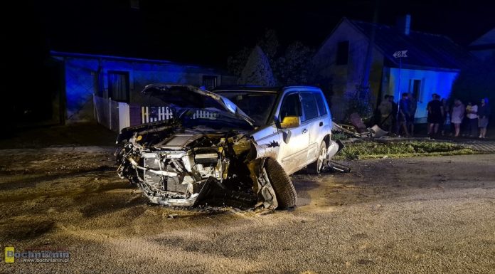 Wypadek w Brzeźnicy. Kierowca miał ponad 2,5 promila – ZDJĘCIA, WIDEO