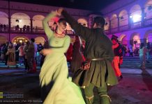 💥🎞 Pola Chwały. Niezwykła POTAŃCÓWKA na dziedzińcu Zamku w Niepołomicach – WIDEO