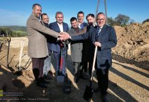 W Brzesku budują mieszkania. Wbicie pierwszej łopaty na inwestycji SIM Małopolska – ZDJĘCIA