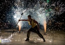 Spektakl Ognia – grupa Locomotora na Rynku w Bochni – ZDJĘCIA, WIDEO