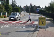 Powiat bocheński. Policyjne akcje „Bezpieczna droga do szkoły” i „Zwalniam przed szkołą” – ZDJĘCIA