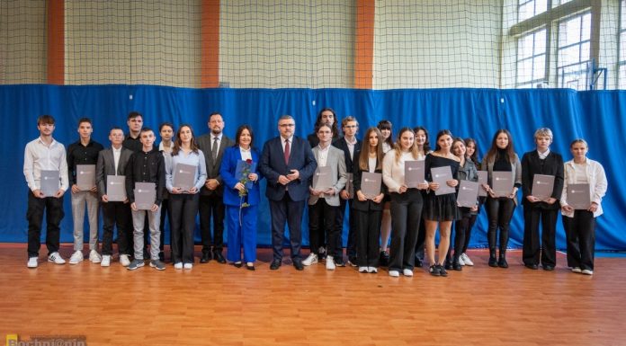Uhonorowano najlepszych uczniów i nauczycieli z Powiatu Bocheńskiego – ZDJĘCIA