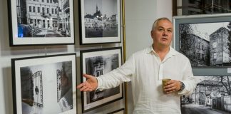 Rozmowa fotografika i poety o Bochni oraz finisaż wystawy fotografii – ZDJĘCIA