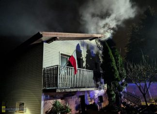 Nocny pożar w Krzeczowie. Dach nad głową straciło 7 osób