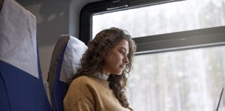 🔸 Czy warto wybrać pociąg na trasie Kraków-Warszawa na podróż służbową?