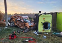 Wypadek w Rdzawie. Zderzenie Dacii z ciężarówką – ZDJĘCIA