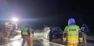 Pożar samochodu na A4 między Bochnią, a Brzeskiem. Citroen doszczętnie spłonął