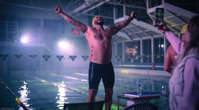 Ekiden Pływacki 2024 na basenie w Bochni. 104 osoby pokonały dystans maratoński – ZDJĘCIA