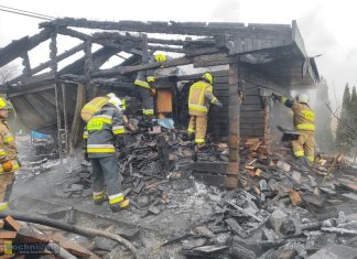 Pożar w Rzezawie: spłonął budynek gospodarczy – ZDJĘCIA