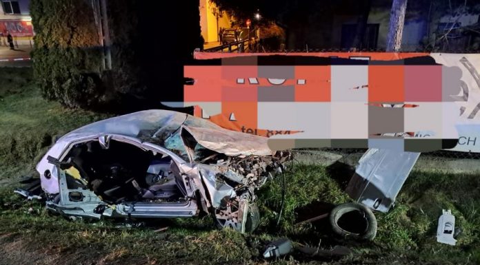 🔴 Gnojnik. Tragiczny wypadek w sylwestrową noc. Zginął 18-latek, 2 nastolatki są ranne