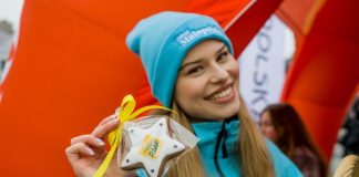 Bochnia. Akcja „Choinki pod choinkę od RMF FM i Małopolski” na Rynku – ZDJĘCIA