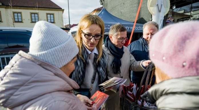 Świąteczny Jarmark na Rynku w Bochni – ZDJĘCIA