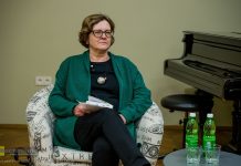 Biblioteka w Bochni. Ewa Danowska zaprezentowała swoją książkę – ZDJĘCIA