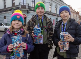 WOŚP w Bochni: Kwestuje 75 wolontariuszy, wśród nich burmistrz miasta – ZDJĘCIA