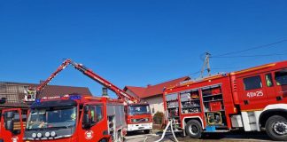 Pożar domu w Uszwi – siedem zastępów straży pożarnej w akcji