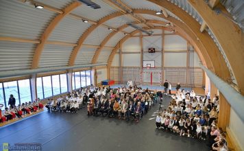 Gmina Brzesko. Otwarcie hali sportowej w Porębie Spytkowskiej – ZDJĘCIA