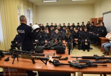 Promocja zawodu policjanta w Komendzie Powiatowej Policji w Bochni