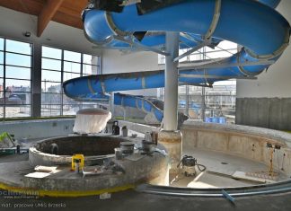 Wielki remont pływalni w Brzesku. Nowoczesny obiekt ma być gotowy na wakacje – ZDJĘCIA