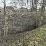 10-03-25_porzucony-wrak-w-rzece-07