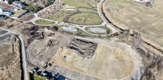 W Niepołomicach budują boisko piłkarskie z ośmiotorową bieżnią lekkoatletyczną