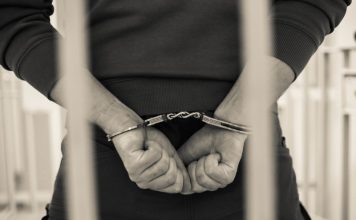 🔴 Policjanci zatrzymali kolejnego członka szajki z Nowego Wiśnicza – realizował „przysługi” dla osadzonych