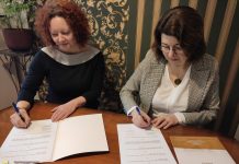 Bochnia. Uczniowie II LO i Biblioteka łączą siły by pomóc seniorom