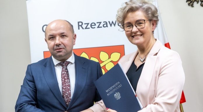 W gminie Rzezawa powstaną dwa żłobki. Podpisano umowę na dotację 4,5 mln zł – ZDJĘCIA
