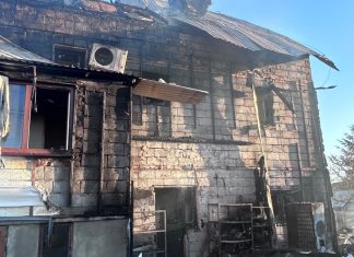 Pożar w Rzezawie. Rodzina straciła dom – ruszyła zrzutka na pomoc pogorzelcom – ZDJĘCIA