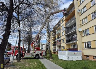 Brzesko. Pożar mieszkania w bloku przy ul. Partyzantów. 14-latek ewakuował się sam