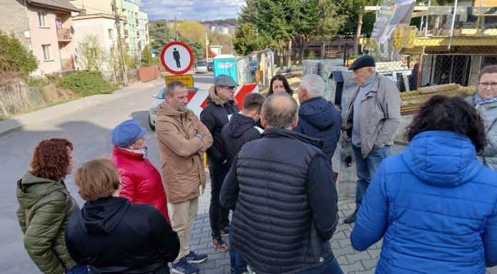 Bochnia. Radni wizytowali inwestycje mieszkaniowe budzące protesty sąsiadów – ZDJĘCIA