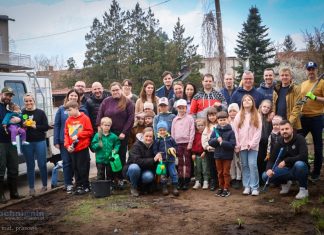 Niepołomice. 100 roślin na 100-lecie firmy Pratt & Whitney – ZDJĘCIA