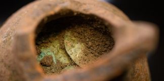 Niezwykły średniowieczny skarb odkryty w Bochni – może mieć nawet 600 lat! – ZDJĘCIA