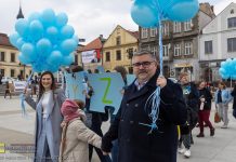 Błękitny Marsz w Bochni z okazji Światowego Dnia Świadomości Autyzmu – ZDJĘCIA, WIDEO