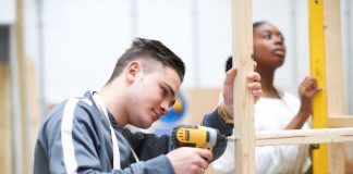 🔸 Od ucznia do specjalisty – jak edukacja zawodowa pomoże zmienić życie?