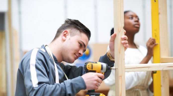 🔸 Od ucznia do specjalisty – jak edukacja zawodowa pomoże zmienić życie?