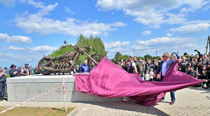 Brzesko. Największy pomnik motocykla w Polsce odsłonięty na Bocheńcu – ZDJĘCIA
