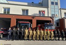 2 maja. Uroczyste podniesienie flagi przed Komendą PSP w Bochni