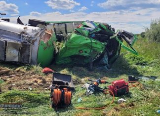 Po wypadku cysterny utrudnienia na A4 potrwają do rana