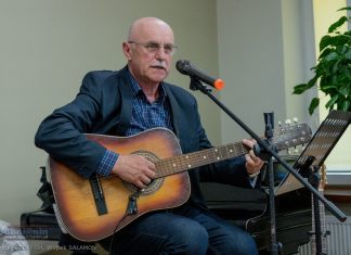 Biblioteka w Bochni. Zbigniew Pikuła i tomik „Z poezją na bakier” – ZDJĘCIA