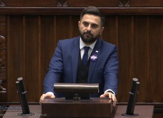 Norbert Kaczmarczyk jedynym posłem, który zagłosował przeciw zakazowi sprzedaży e-papierosów nieletnim. „To protest przeciw hipokryzji”