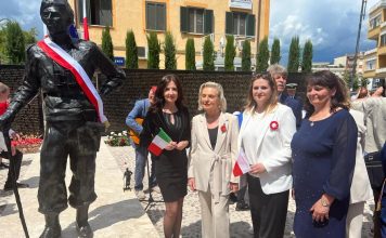 Delegacja z Bochni i powiatu wielickiego na uroczystościach 81. rocznicy bitwy o Monte Cassino