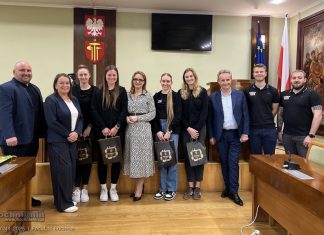 Spotkanie burmistrz z koszykarkami Contimax MOSiR Bochnia – ZDJĘCIA