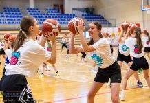 Dziewczęta z Bochni wzięły udział w wyjątkowym campie koszykarskim – ZDJĘCIA