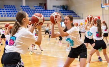 Dziewczęta z Bochni wzięły udział w wyjątkowym campie koszykarskim – ZDJĘCIA