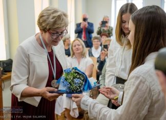 Bochnia. Wręczono Ordery Błękitnej Niezapominajki 2025 – ZDJĘCIA