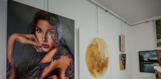 Bochnia. 85 prac, 30 artystów – wystawa młodych twórców w Galerii Białej – ZDJĘCIA