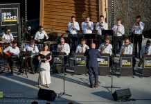 Big Band Bochnia zagrał w tężni. Koncert „Letni powiew jazzu” – ZDJĘCIA