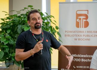 Biblioteka w Bochni. Spotkanie autorskie z Michałem Koterskim – ZDJĘCIA
