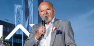 Niepołomice. Założyciel firmy SMAY uhonorowany Złotym Krzyżem Małopolski